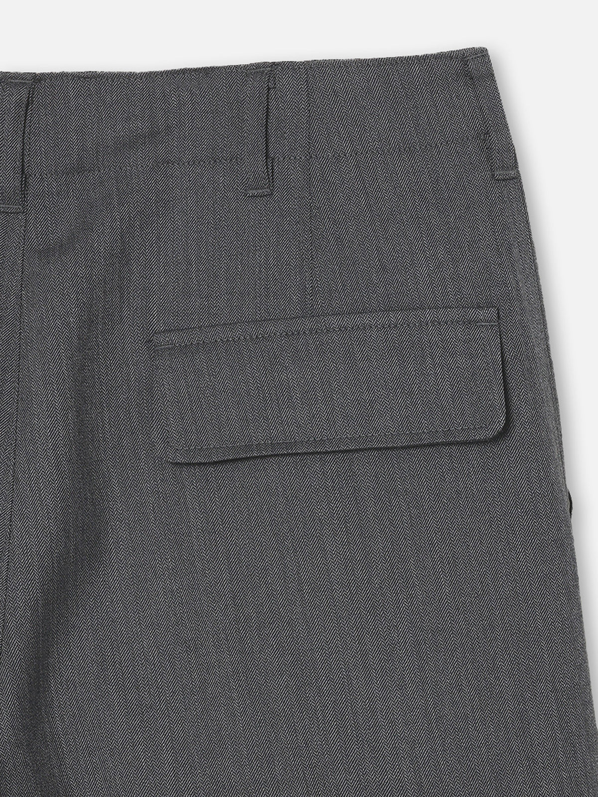 SHORT CARGO EN CHEVRONS